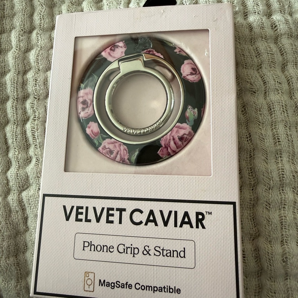 Velvet Caviar Rose Phone Grip & Stand - Pink and Black